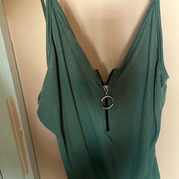 Green zip up body suit - Picture 2 of 2